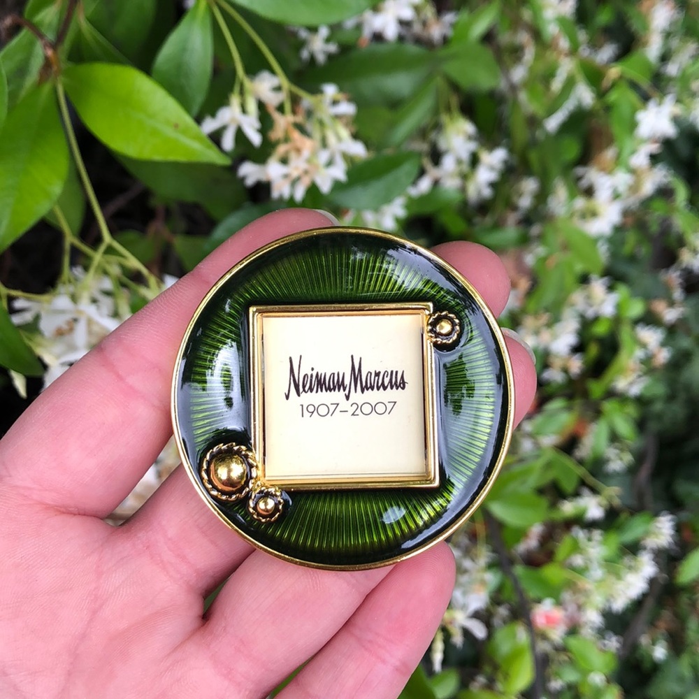 Neiman Marcus clip frame